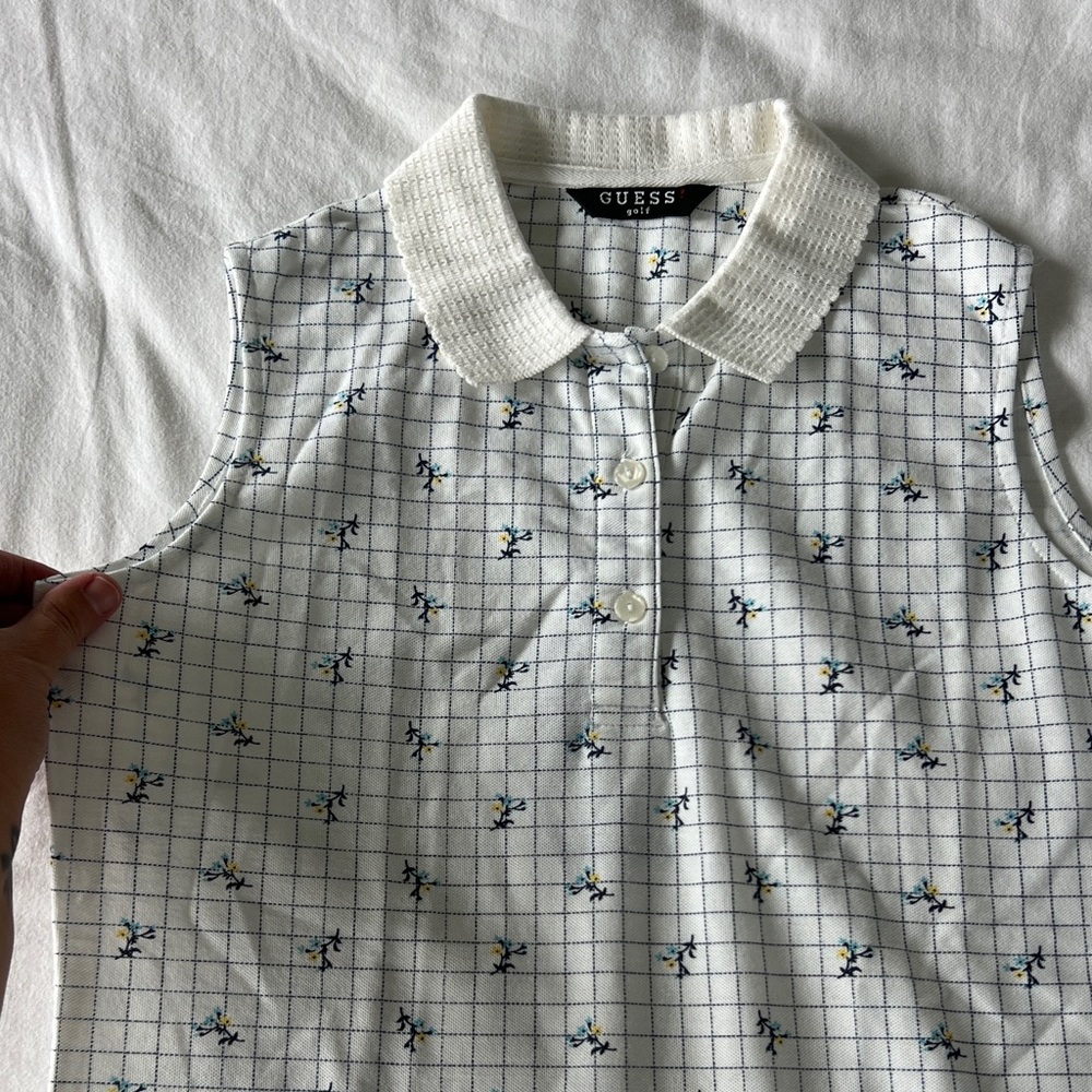 Guess Golf ⛳️ White Knit Collar + Blue and Yellow Floral Pattern Sz S Like NEW - Picture 3 of 7